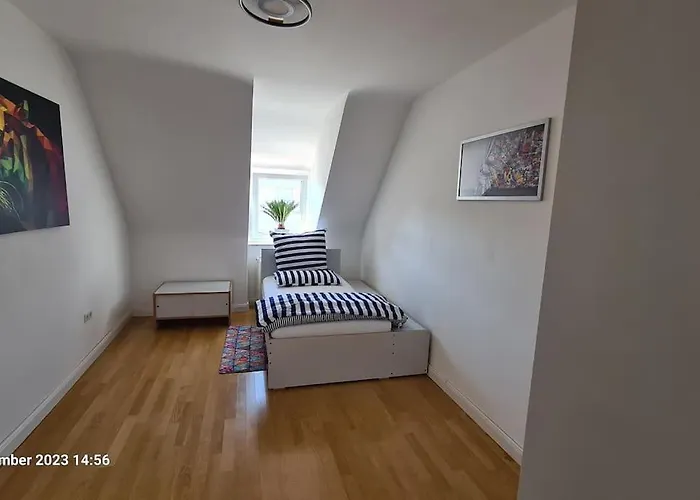 Modernes Mit 3 Zimmern Appartement